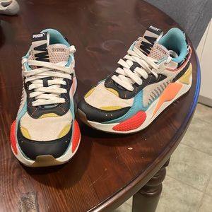 Women’s Size 7 PUMA - Running Shoes